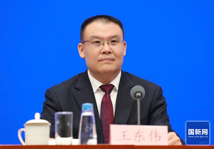 财政部主要负责人及三位副部长齐聚现场，小巷特色小店背后的秘密揭晓！