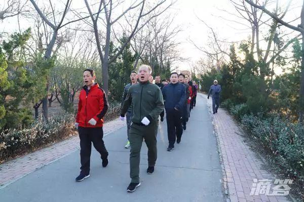 现代早晨锻炼新趋势，探索早操的最新发展与益处