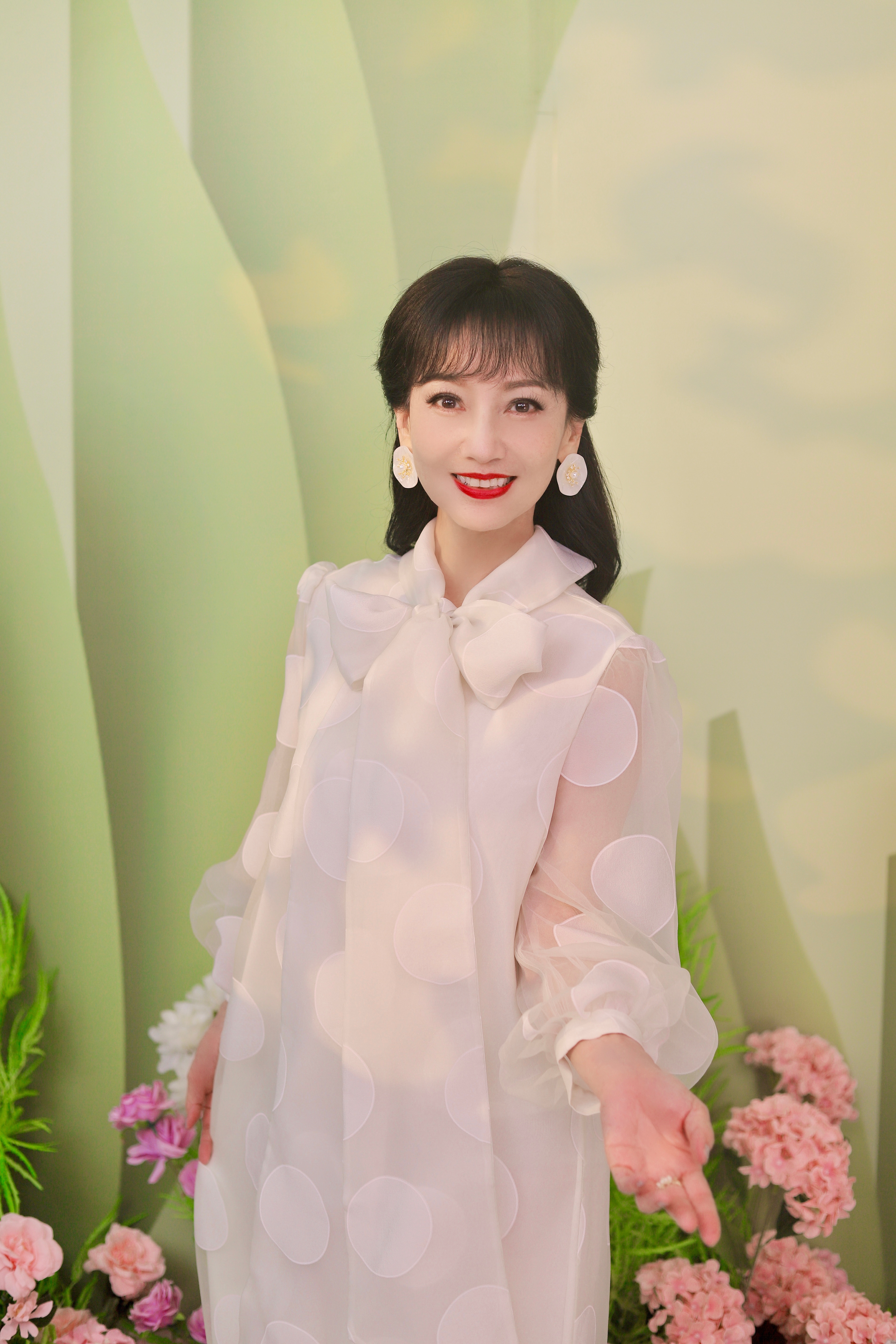 赵雅芝小巷深处的独特魅力，一家特色小店的惊喜之旅